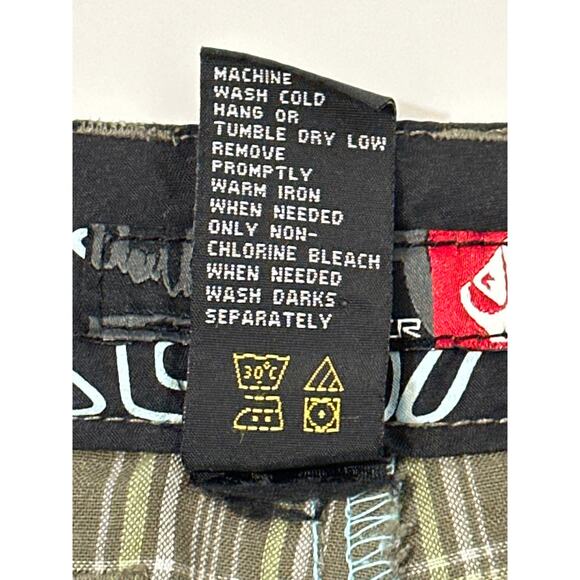Quiksilver Men's Olive Green Plaid Bermuda Shorts Size 30 Embroidered Logo - Picture 12 of 13